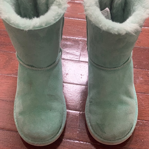 Authentic kids UGG Bailey Bow size 1. Aqua Blue. - Picture 1 of 5